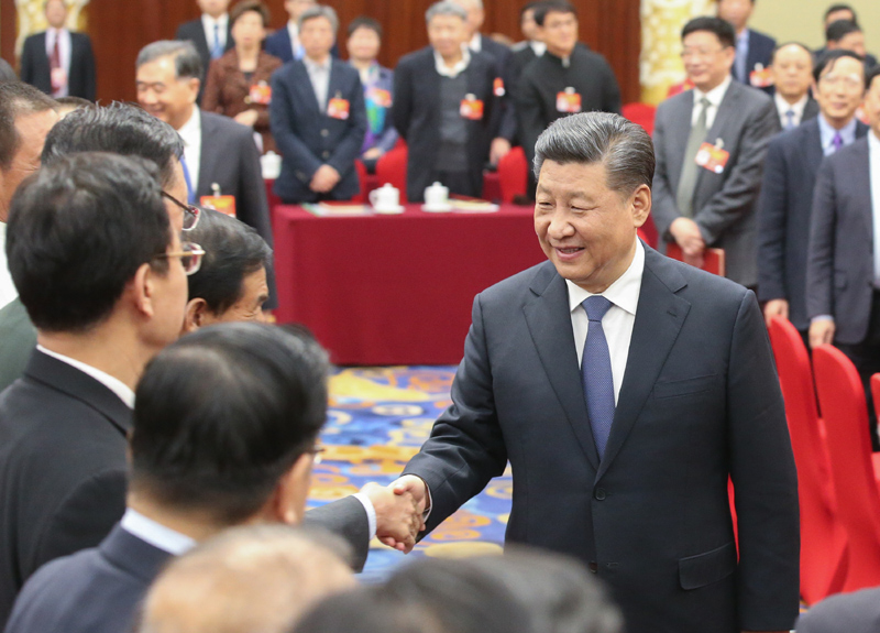 3月4日下午,中共中央总书记、国家主席、中央军委主席习近平看望参加全国政协十三届二次会议的文化艺术界、社会科学界委员,并参加联组会,听取意见和建议。中共中央政治局常委、全国政协主席汪洋参加看望和讨论。