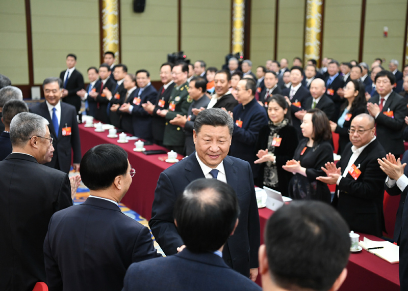 3月4日下午,中共中央总书记、国家主席、中央军委主席习近平看望参加全国政协十三届二次会议的文化艺术界、社会科学界委员,并参加联组会,听取意见和建议。中共中央政治局常委、全国政协主席汪洋参加看望和讨论。